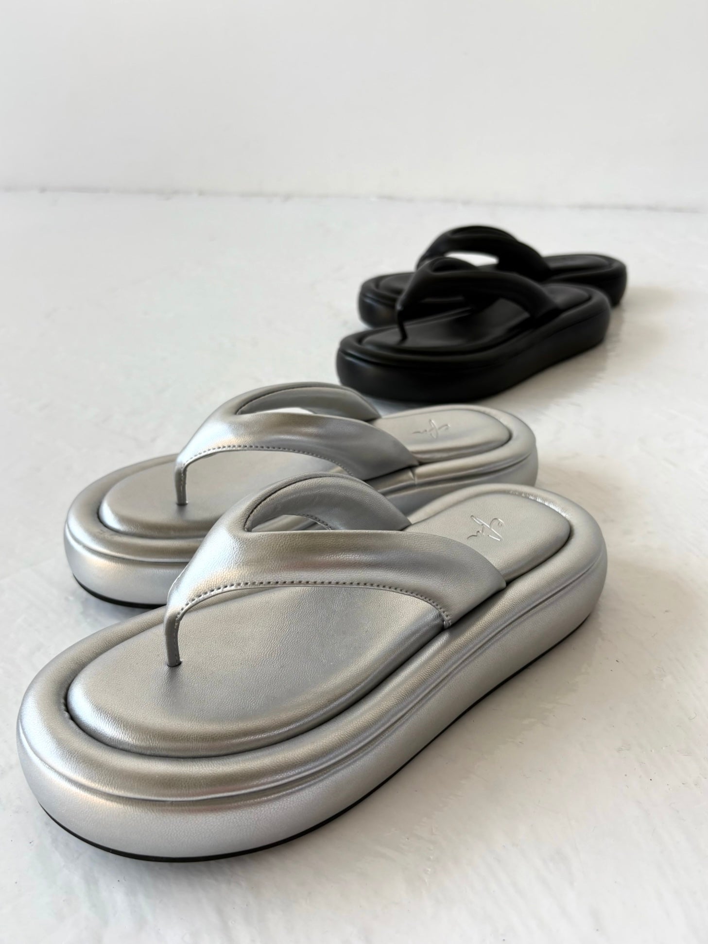 efu サンダル CHUNKY THONG SANDALS | efu(エフ)official通販サイト – efu official