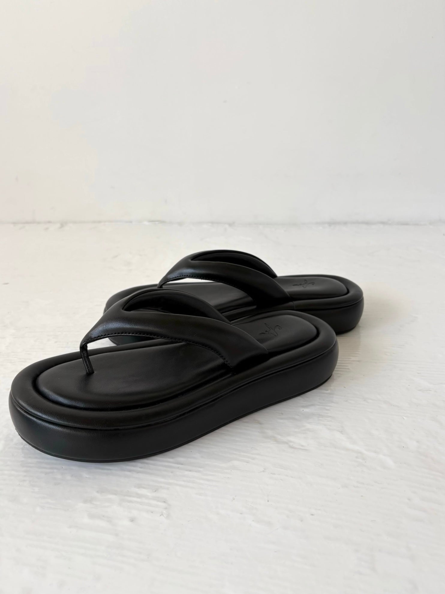 CHUNKY THONG SANDALS | efu(エフ)official通販サイト – efu official