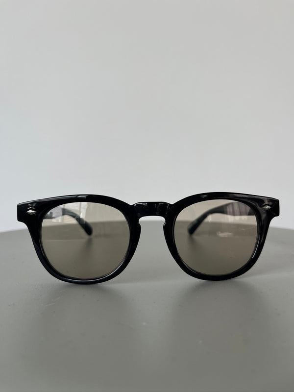 COLOR TINT SUNGLASSES