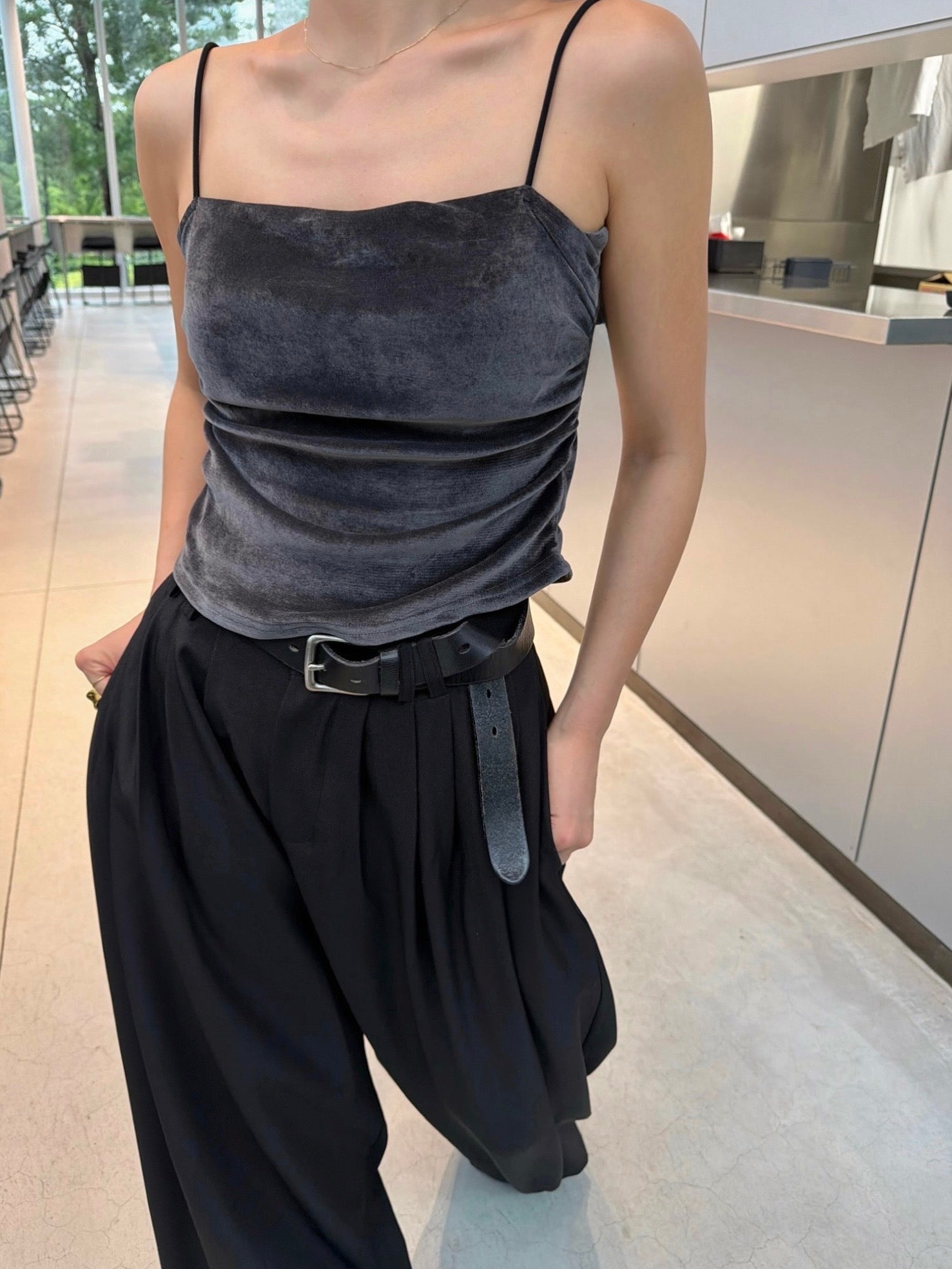 PAD IN VELOUR GATHER CAMISOLE | efu(エフ)official通販サイト – efu