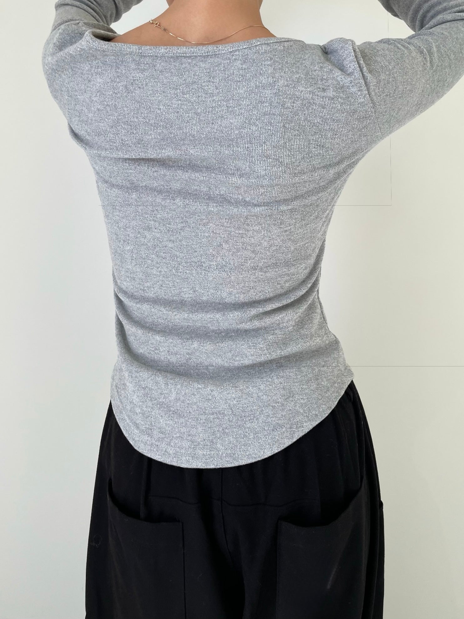 BRUSHED SQUARE NECK TOP | efu(エフ)official通販サイト – efu official