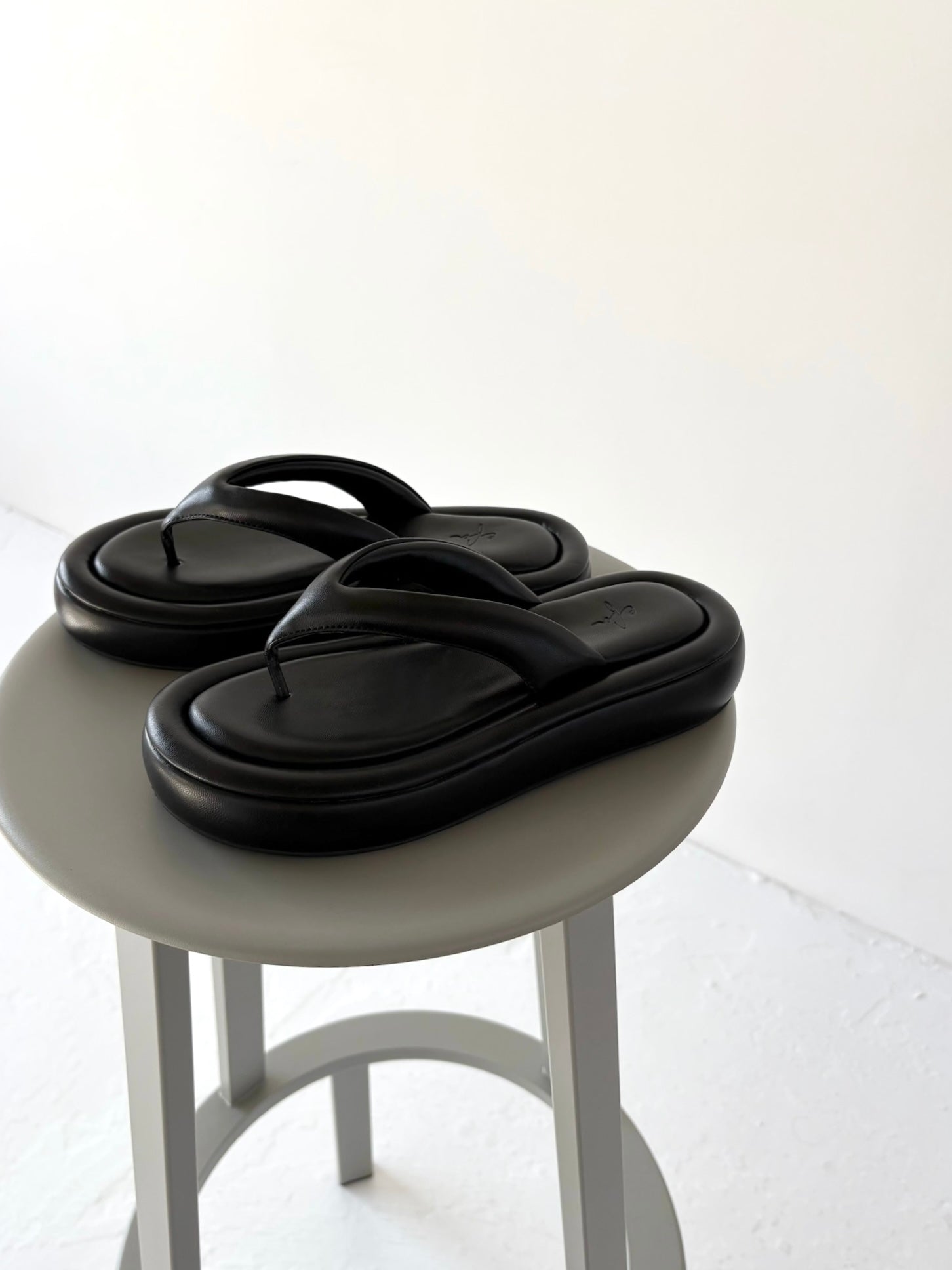 CHUNKY THONG SANDALS | efu(エフ)official通販サイト – efu official