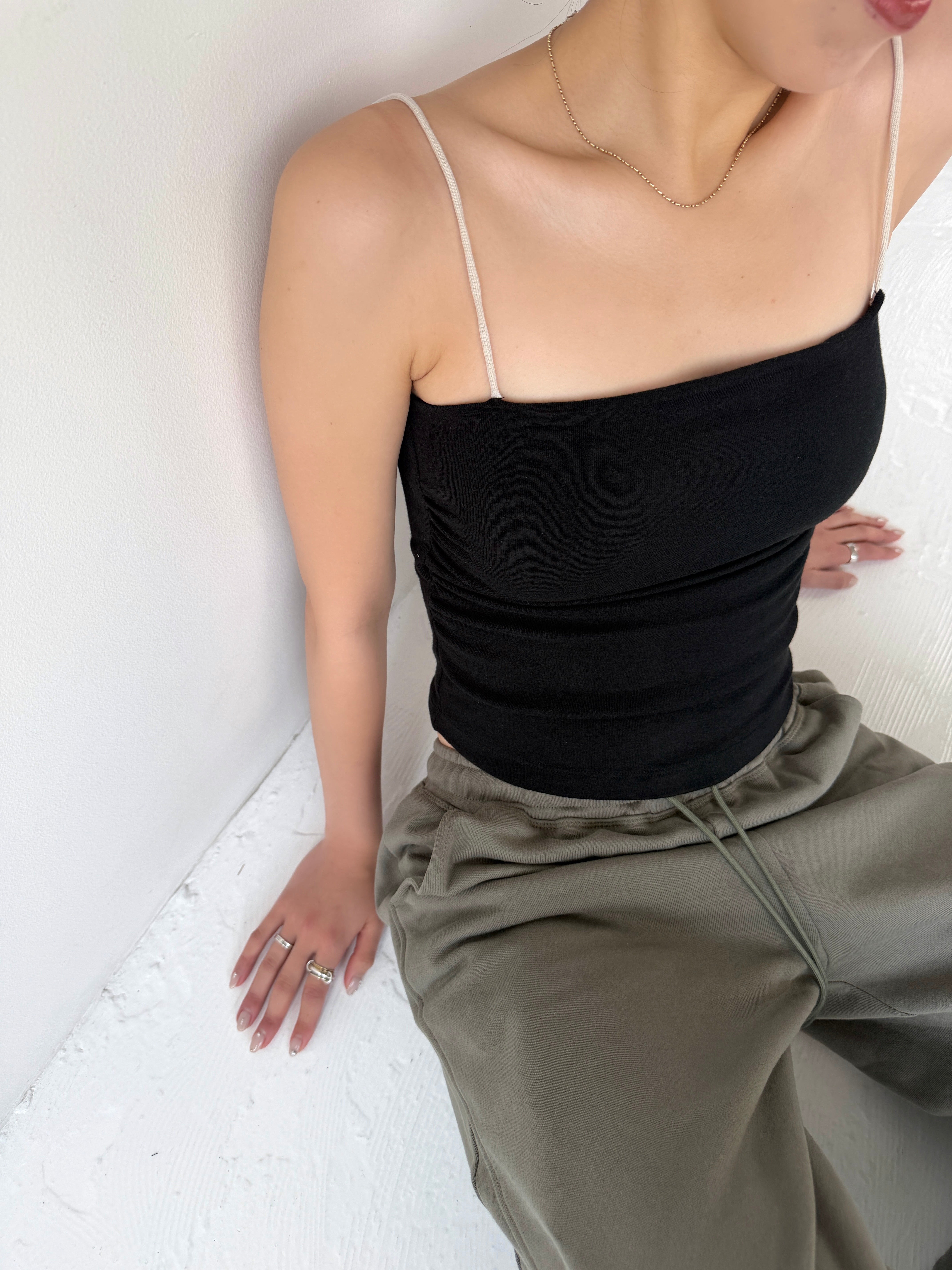 PAD IN GATHER CAMISOLE | efu(エフ)official通販サイト – efu official