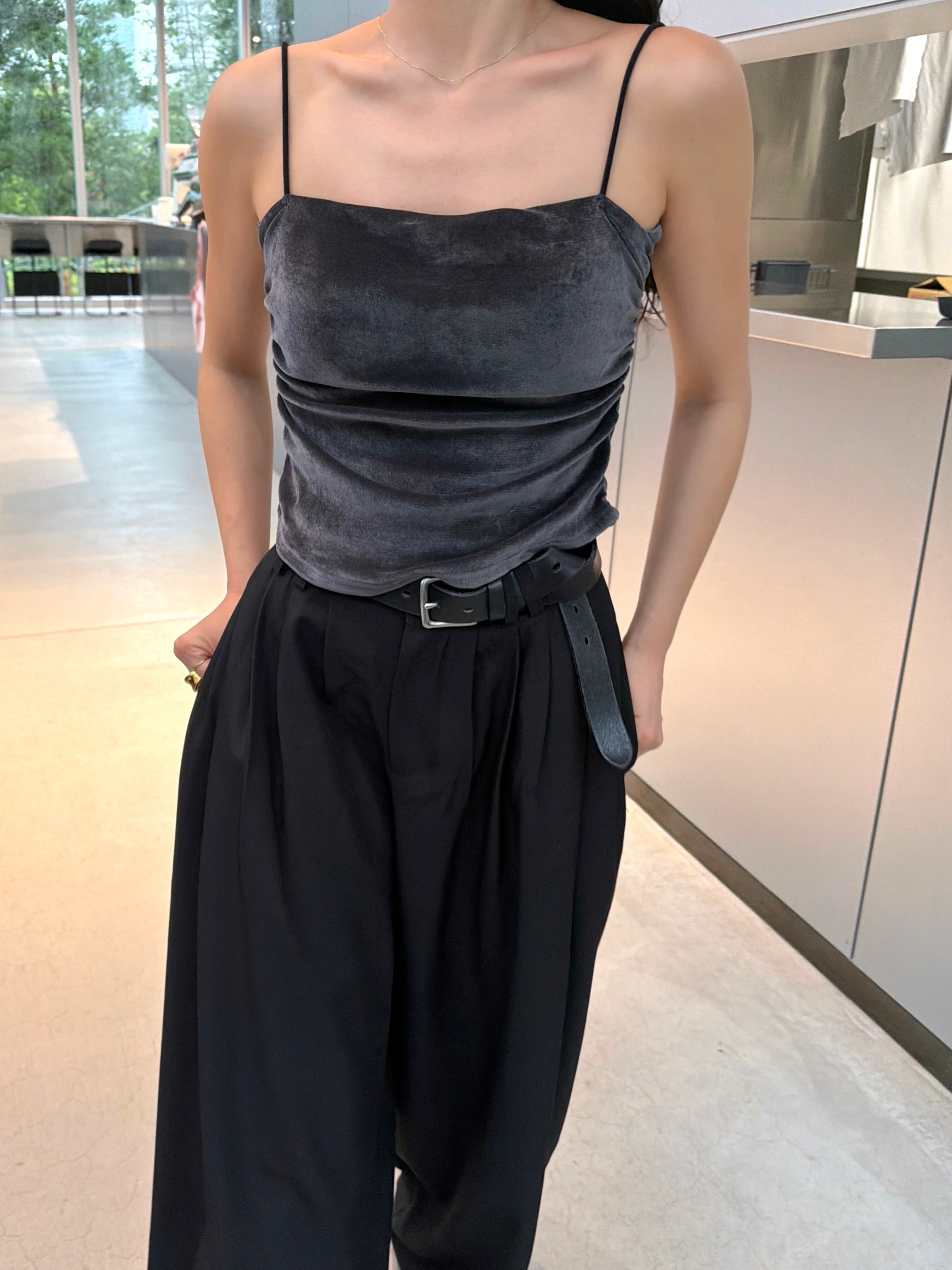 PAD IN VELOUR GATHER CAMISOLE | efu(エフ)official通販サイト – efu