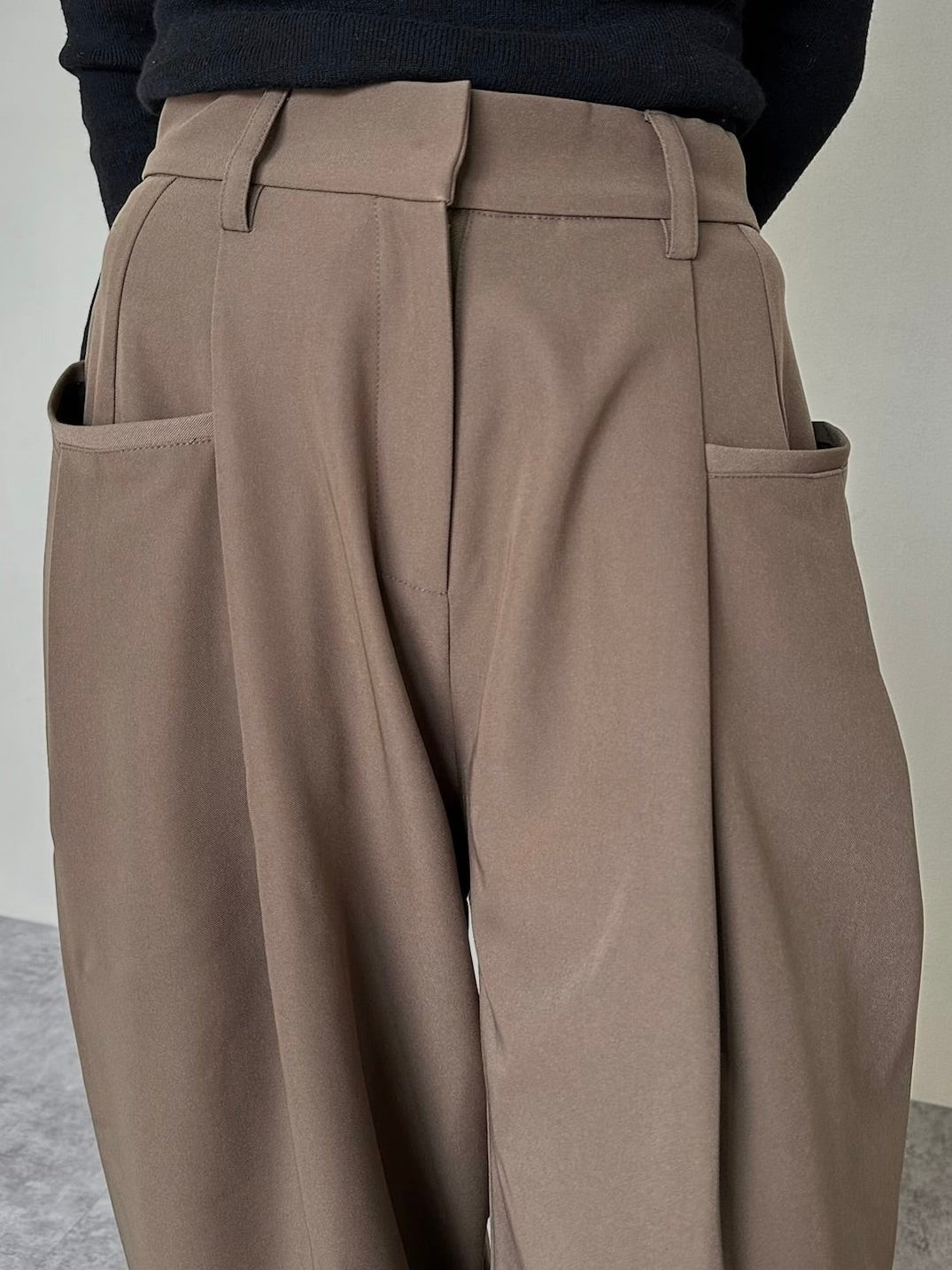 LINE LOOSE TUCK PANTS | efu(エフ)official通販サイト – efu