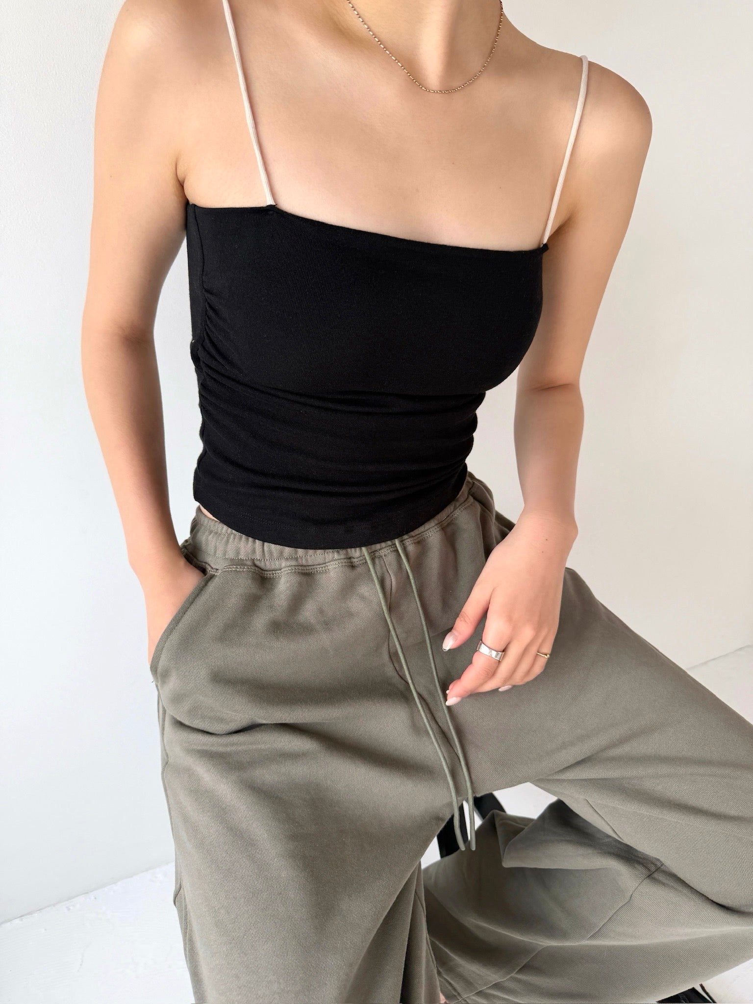 PAD IN GATHER CAMISOLE | efu(エフ)official通販サイト – efu official