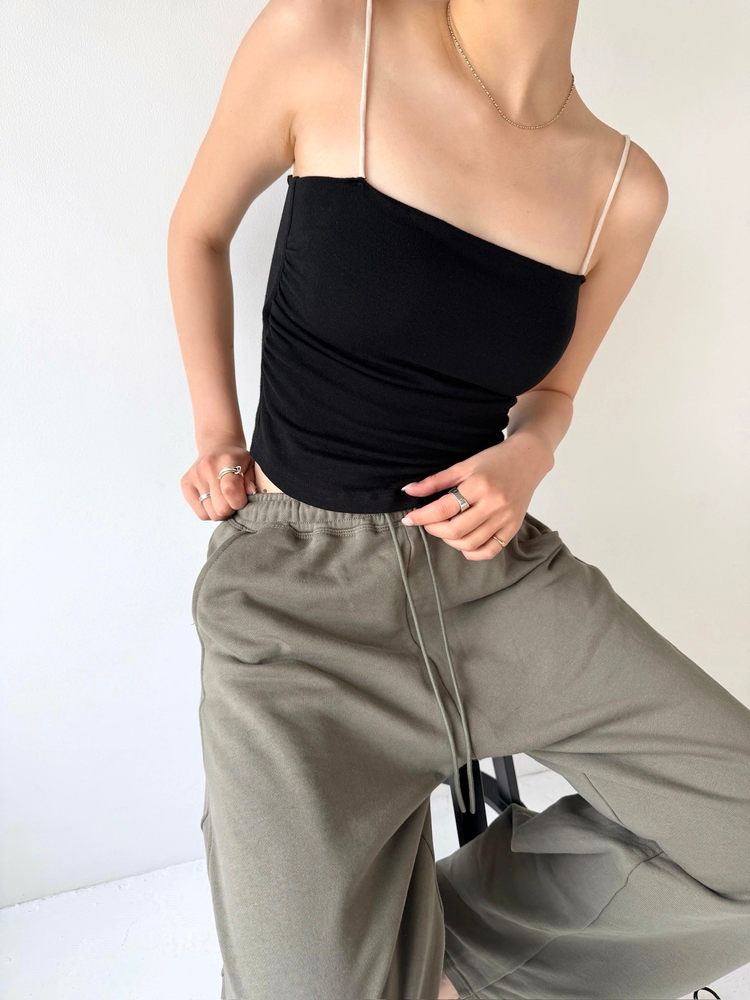 PAD IN GATHER CAMISOLE | efu(エフ)official通販サイト – efu official