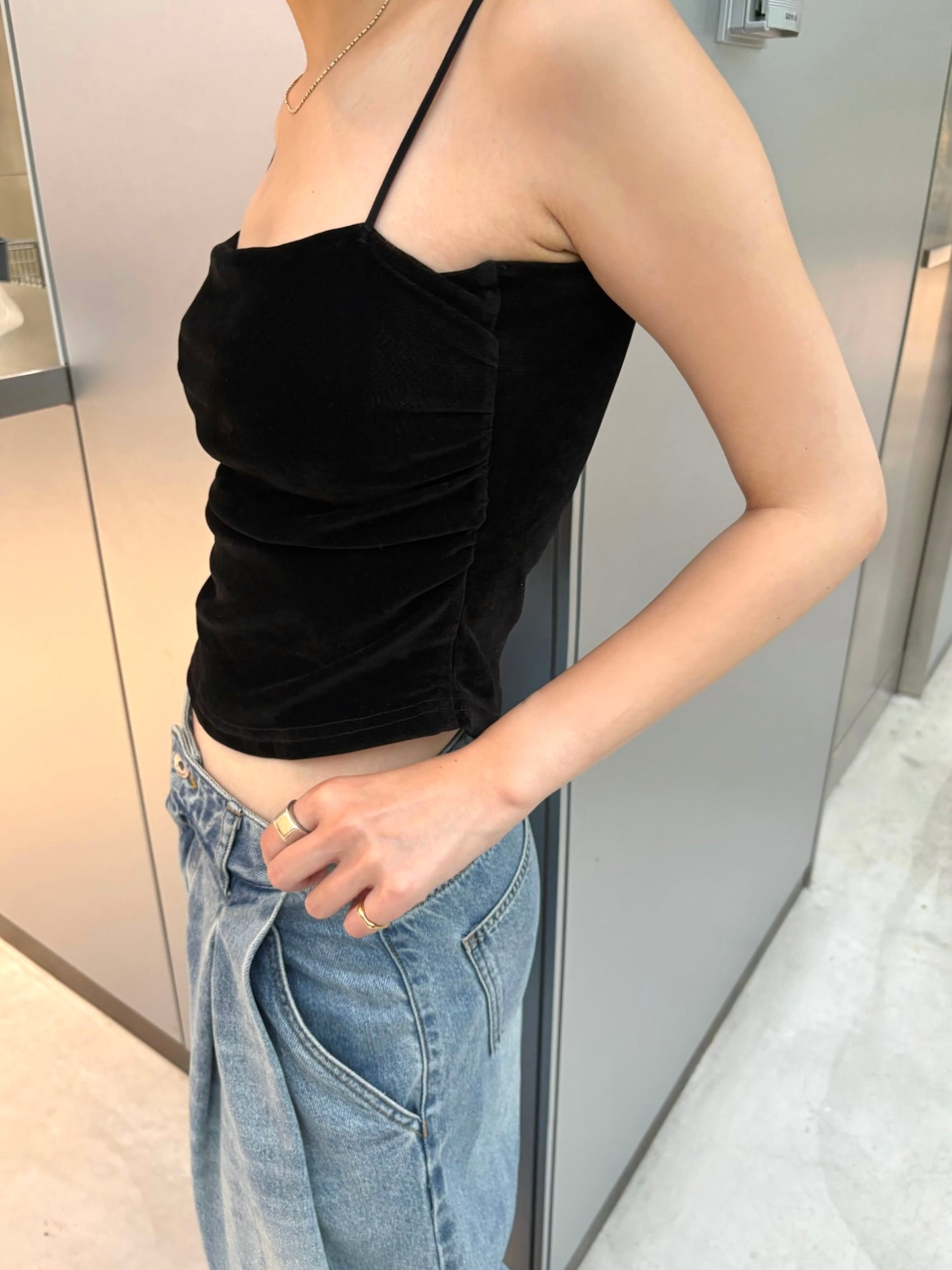 PAD IN VELOUR GATHER CAMISOLE | efu(エフ)official通販サイト – efu