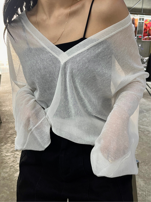 【PRE ORDER】LIGHT SHEER V NECK PULLOVER (5月中旬〜5月下旬発送予定)