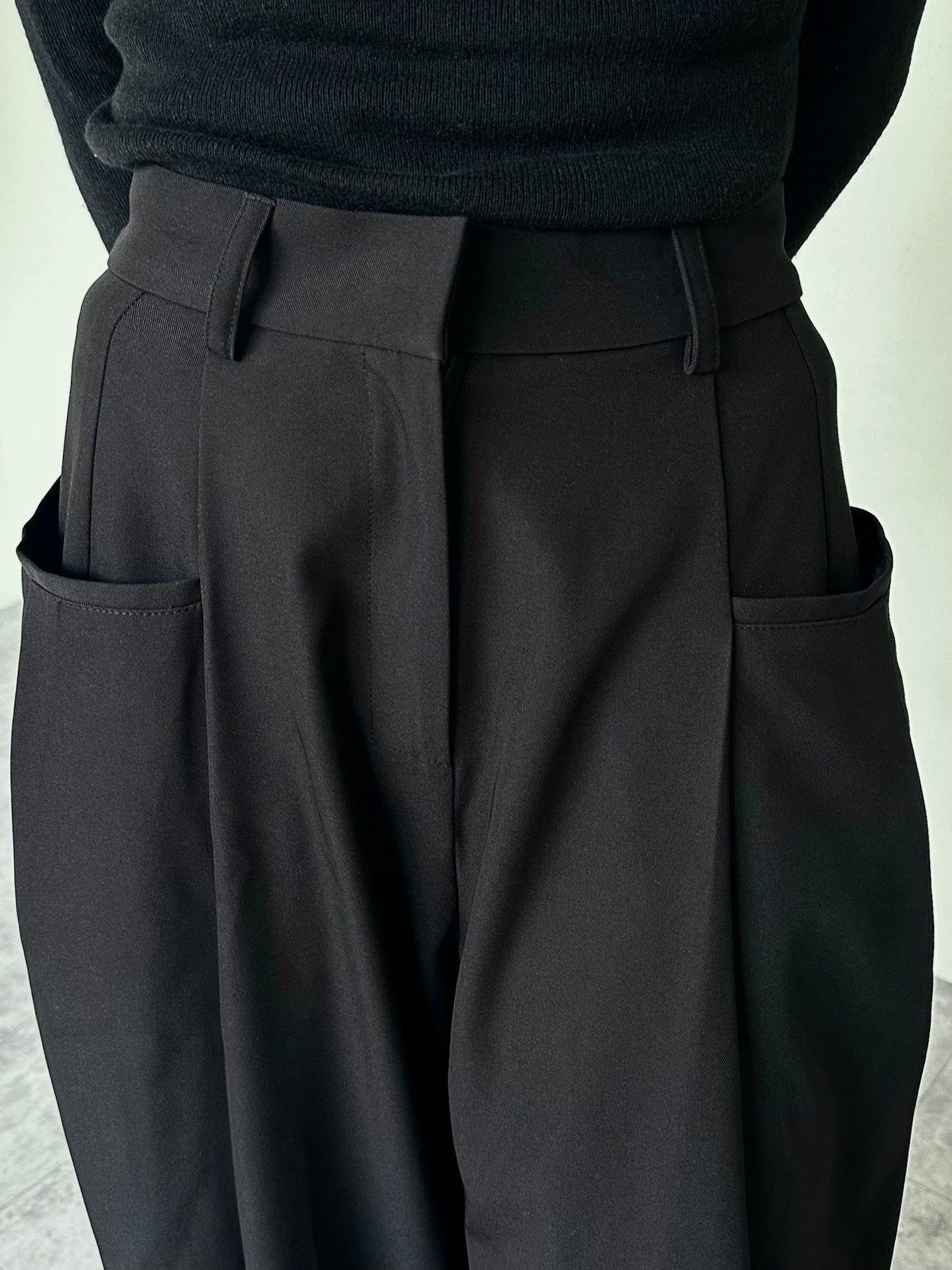 LINE LOOSE TUCK PANTS | efu(エフ)official通販サイト – efu