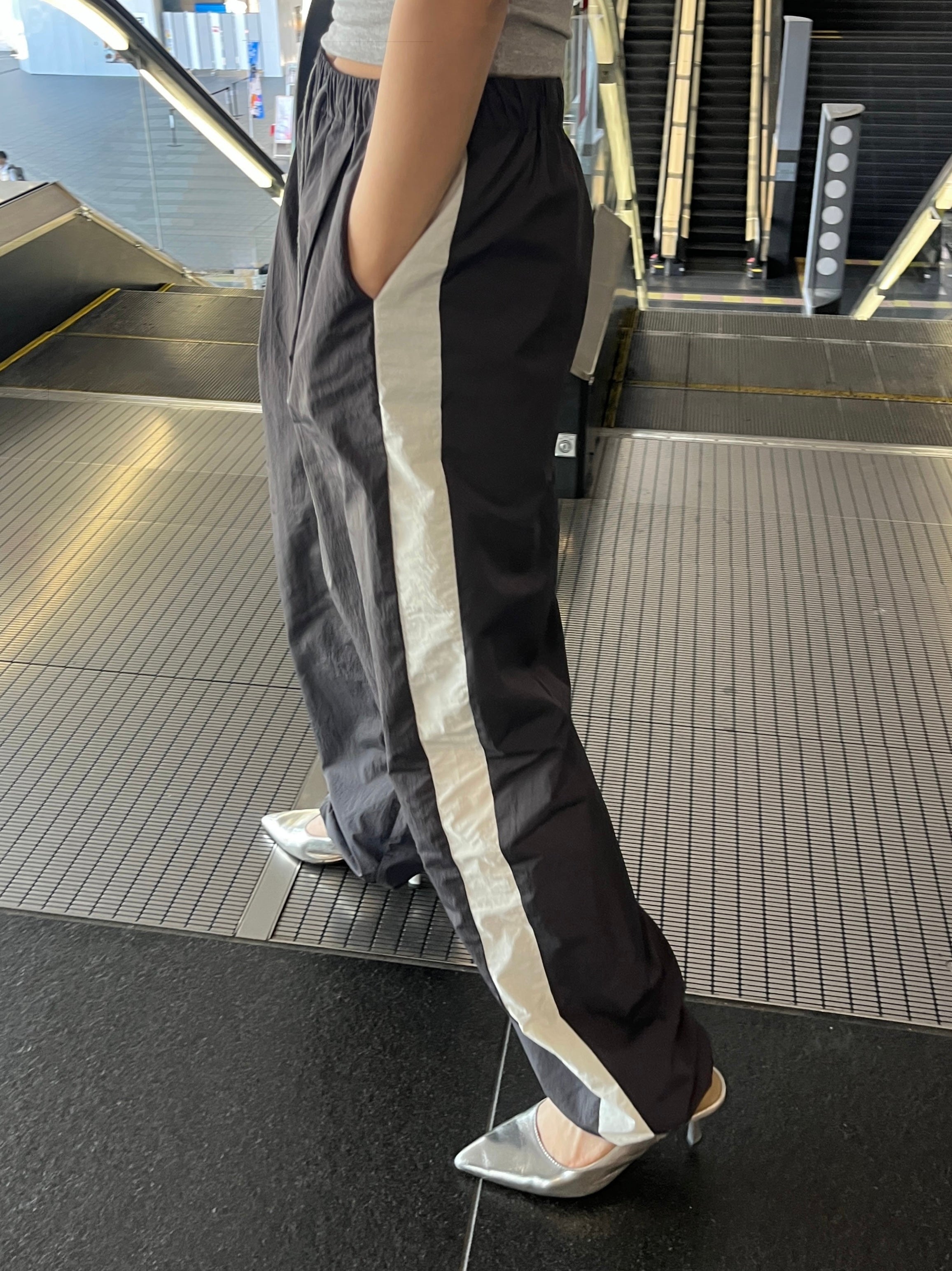 SIDE LINE NYLON PANTS | efu(エフ)official通販サイト – efu