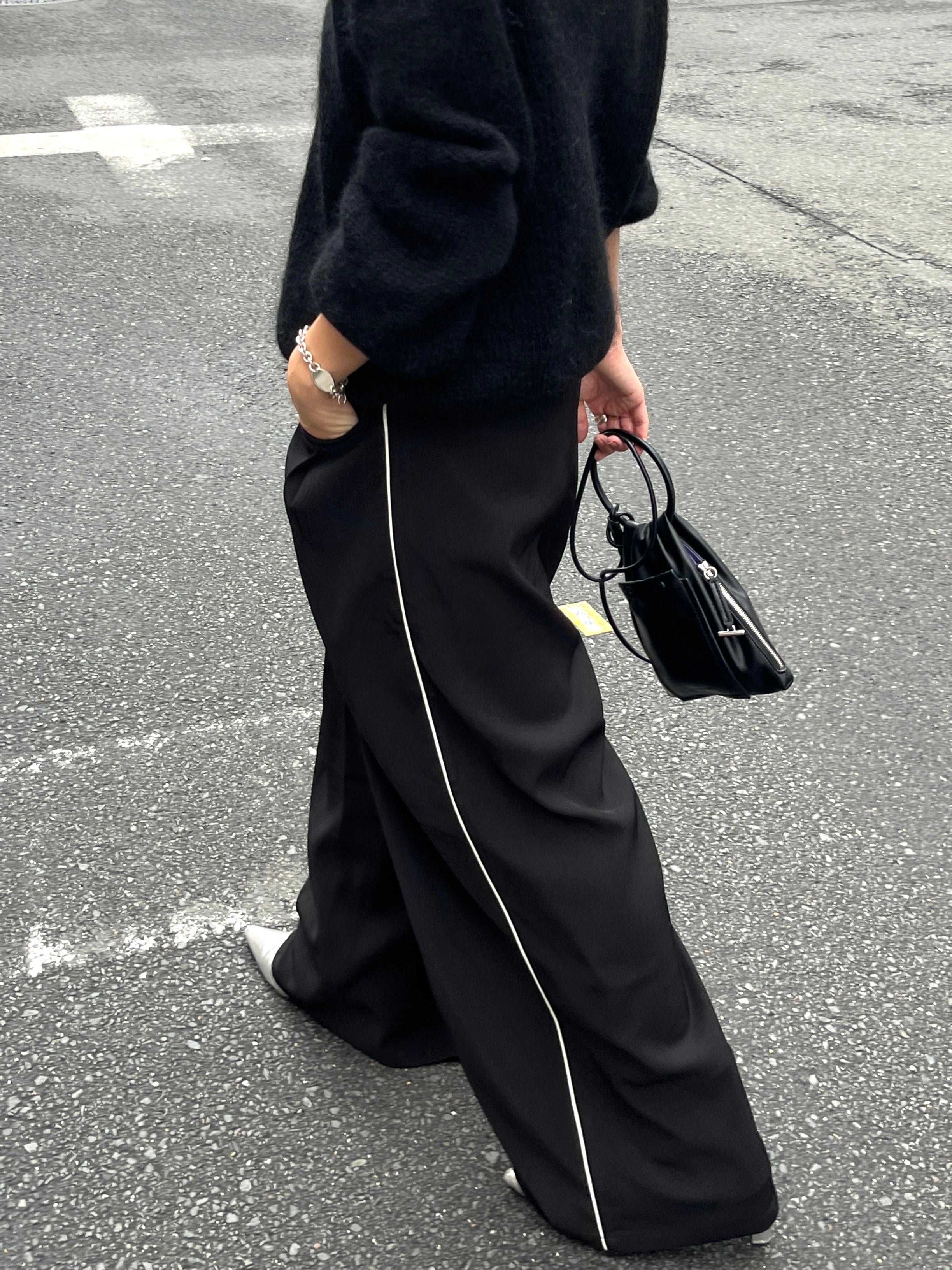 LINE LOOSE TUCK PANTS | efu(エフ)official通販サイト – efu official
