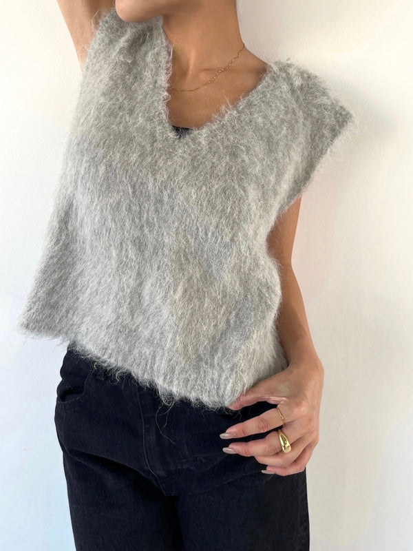 SHAGGY V NECK KNIT VEST