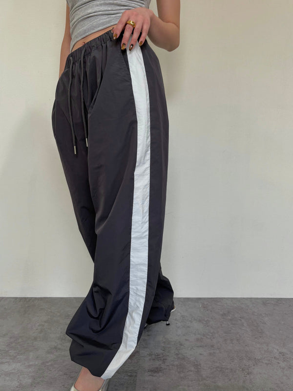 【PRE ORDER】SIDE LINE NYLON PANTS  (6月下旬〜7月上旬発送予定)