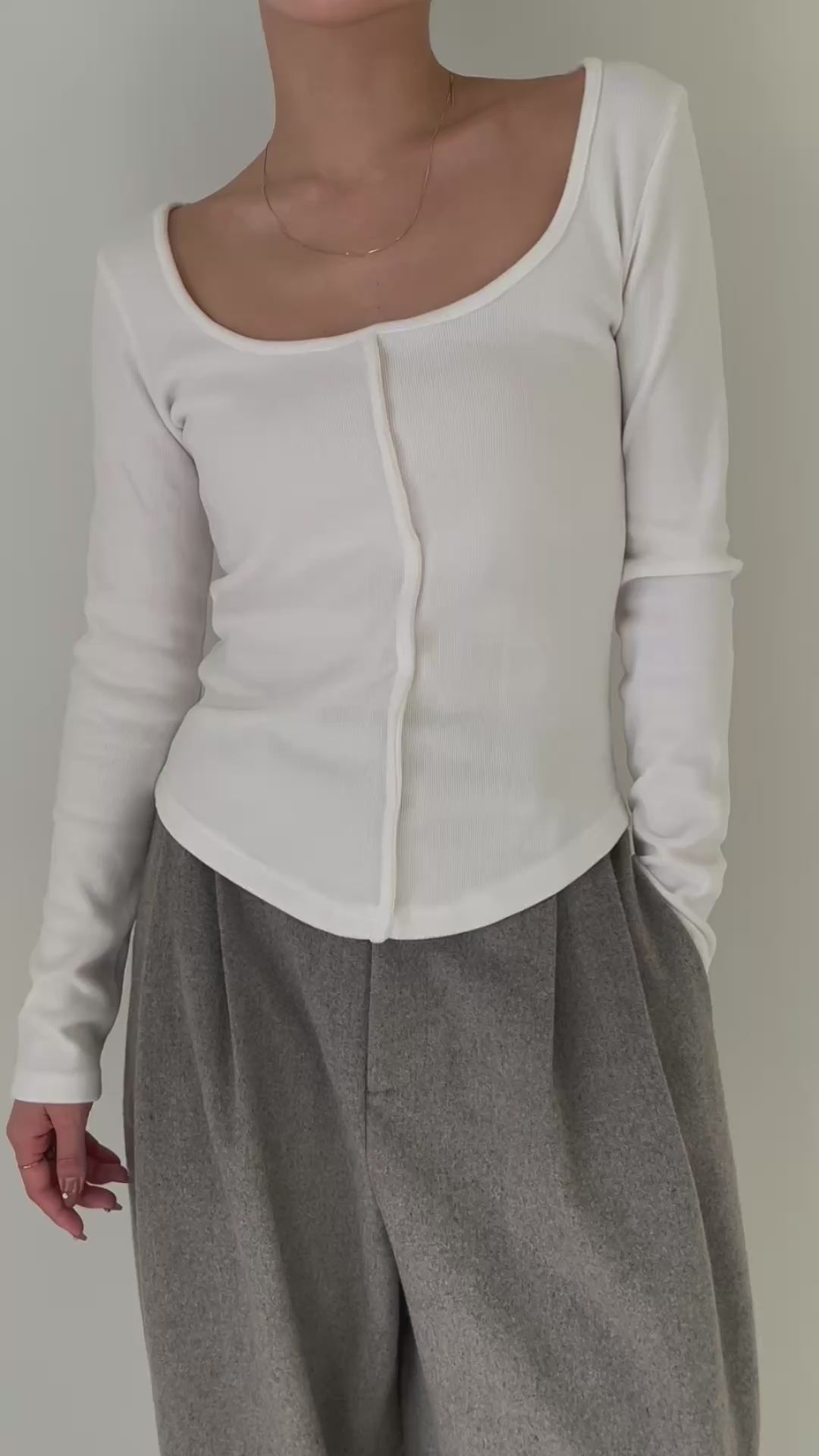 トップス efu BRUSHED SQUARE NECK TOP BRUSHED SQUARE NECK TOP | efu(エフ)official通販サイト – efu official